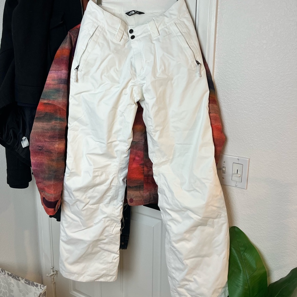 Women’s north face snow pants